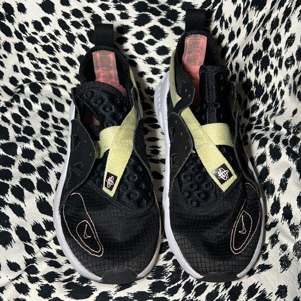 NIKE Huarache Type N.354